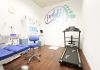 Imagen de la clínica de la sala de plantillas con cinta de caminar